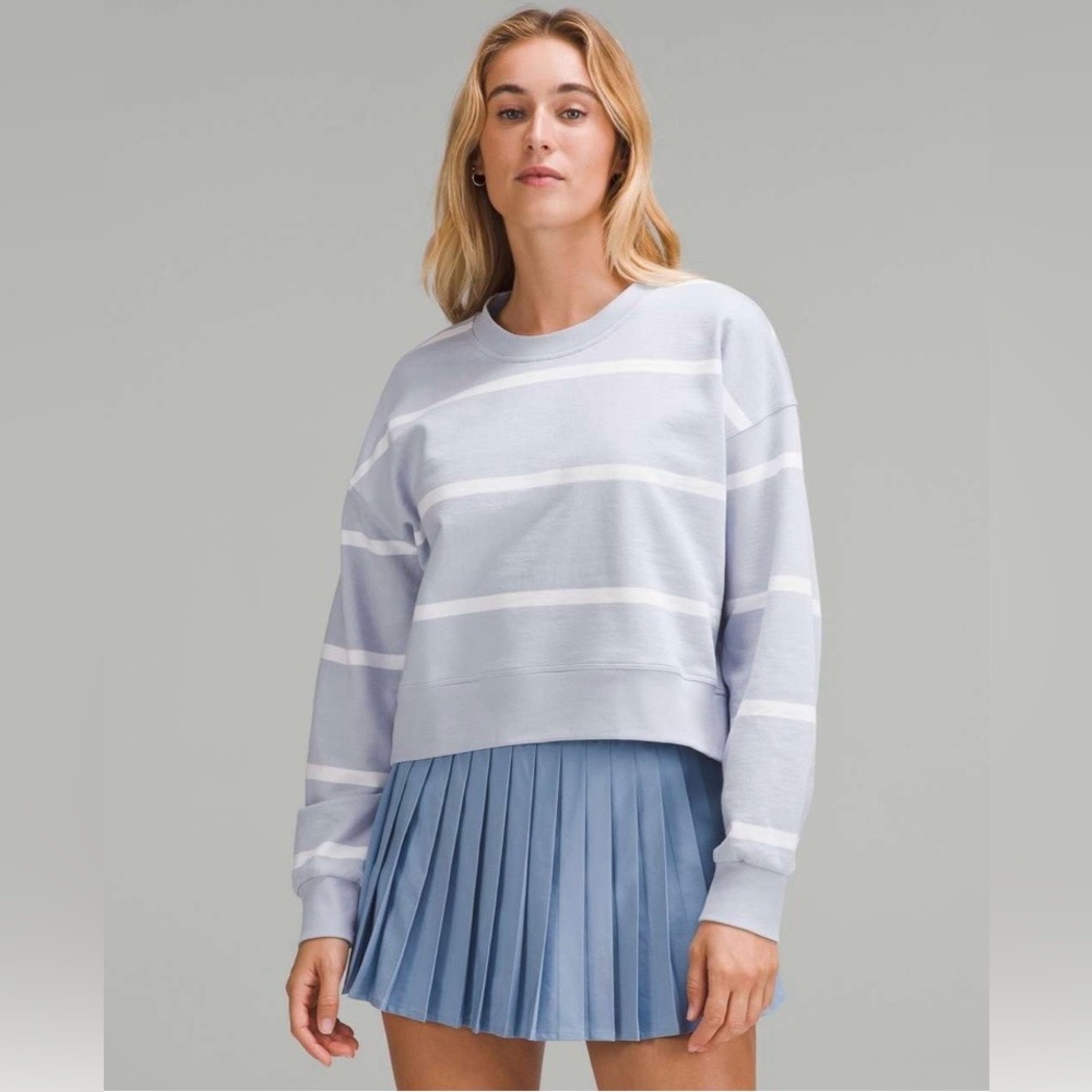 Lululemon Perfectly Oversized Cropped Crew *Stripe
Boundless Blue Linen White 14